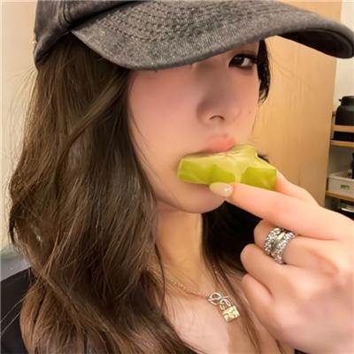 被炉、蜜桔和小猫
